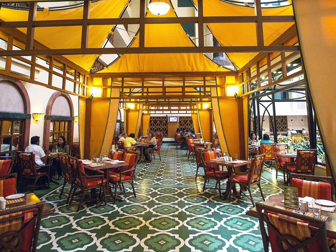 The Orchid Hotel Mumbai Vile Parle Bagian luar foto